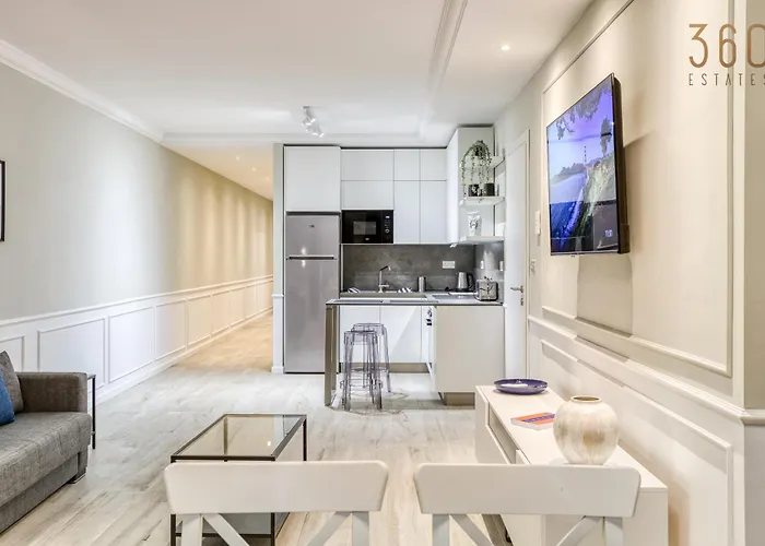 Tastefully Designed 3br In With Wifi By 360 Estates Apartament