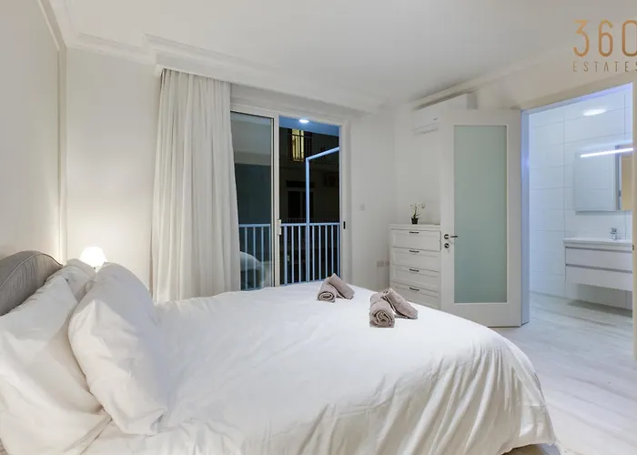 Tastefully Designed 3br In With Wifi By 360 Estates Gzira