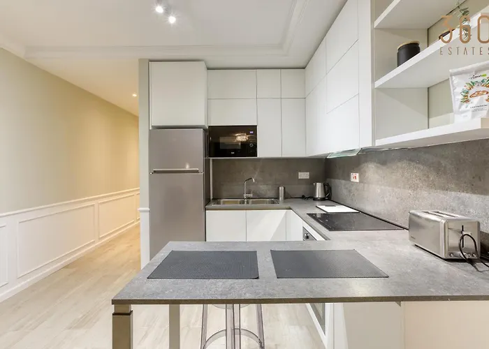 Tastefully Designed 3br In With Wifi By 360 Estates *