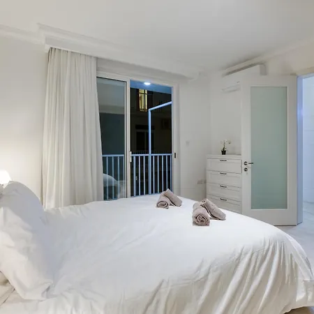 Tastefully Designed 3br In With Wifi By 360 Estates Gzira