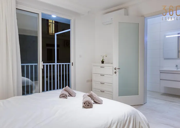 Tastefully Designed 3br In With Wifi By 360 Estates